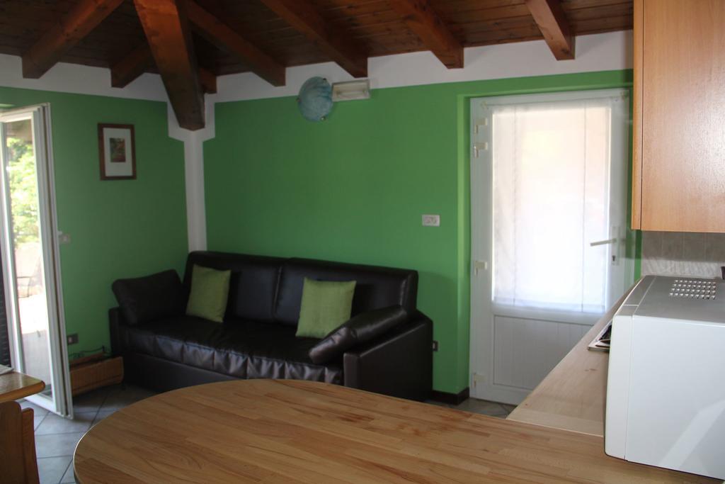 Veranda Beach Apartment Pianello Del Lario Szoba fotó